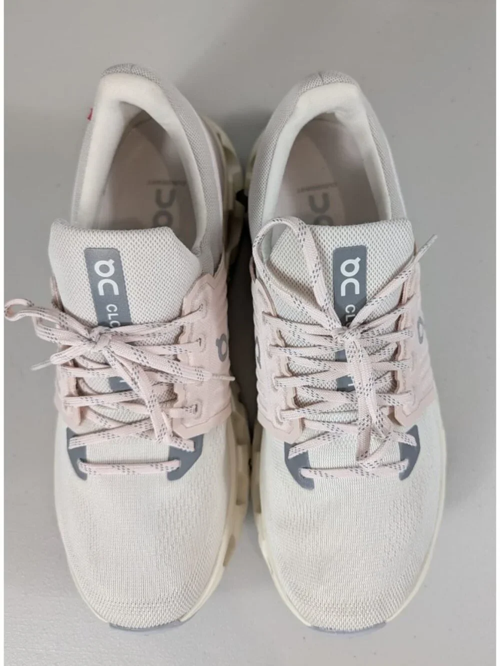 On Cloud swift shoes in ivory/pink color sneakers women's size 11